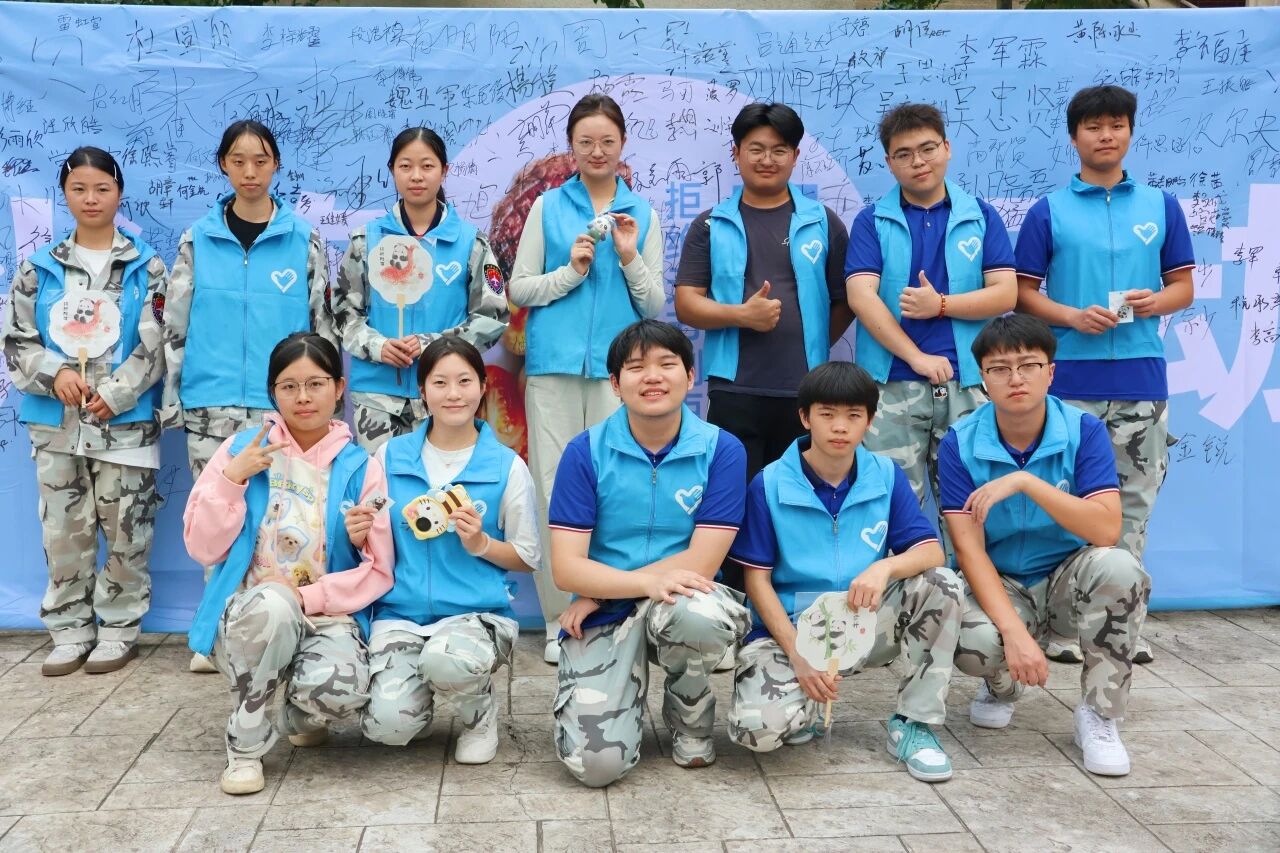 1765445463325363.jpg mmexport1765445086736.jpg