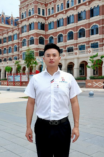 雷朗 信息技术学院 讲师